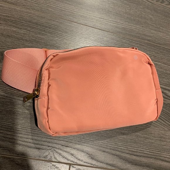 BELT BAG - LIGHT PINK - Picture 2 of 4